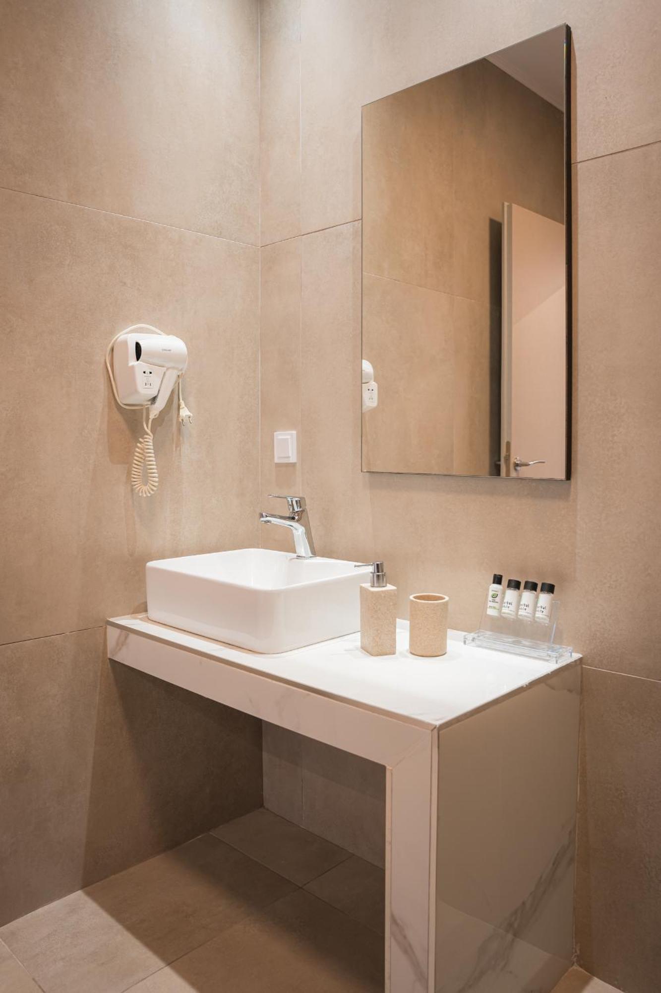 Centralviewsuites เนอามูดาเนีย ภายนอก รูปภาพ